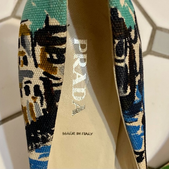 Vintage prada “Venice” cloth round toe heels - Picture 5 of 5